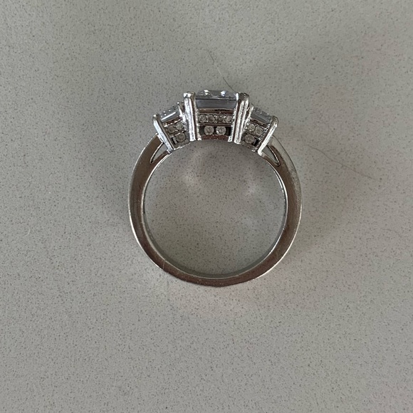 925. 3 CZ Rectangle Stones Engagement/Promise Ring - Picture 4 of 6